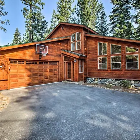 Moosetrack By Avantstay Cozy Cabin In The Of Tahoe Donner W Hot Tub